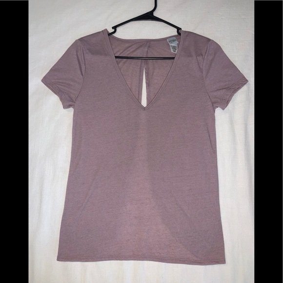 Victoria’s Secret Sport Open Back Shirt - Picture 2 of 5